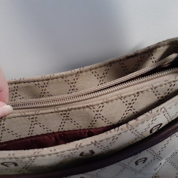 Lovely Aigner Beige Logo Shoulder Bag w Adjustable Strap - Picture 10 of 16